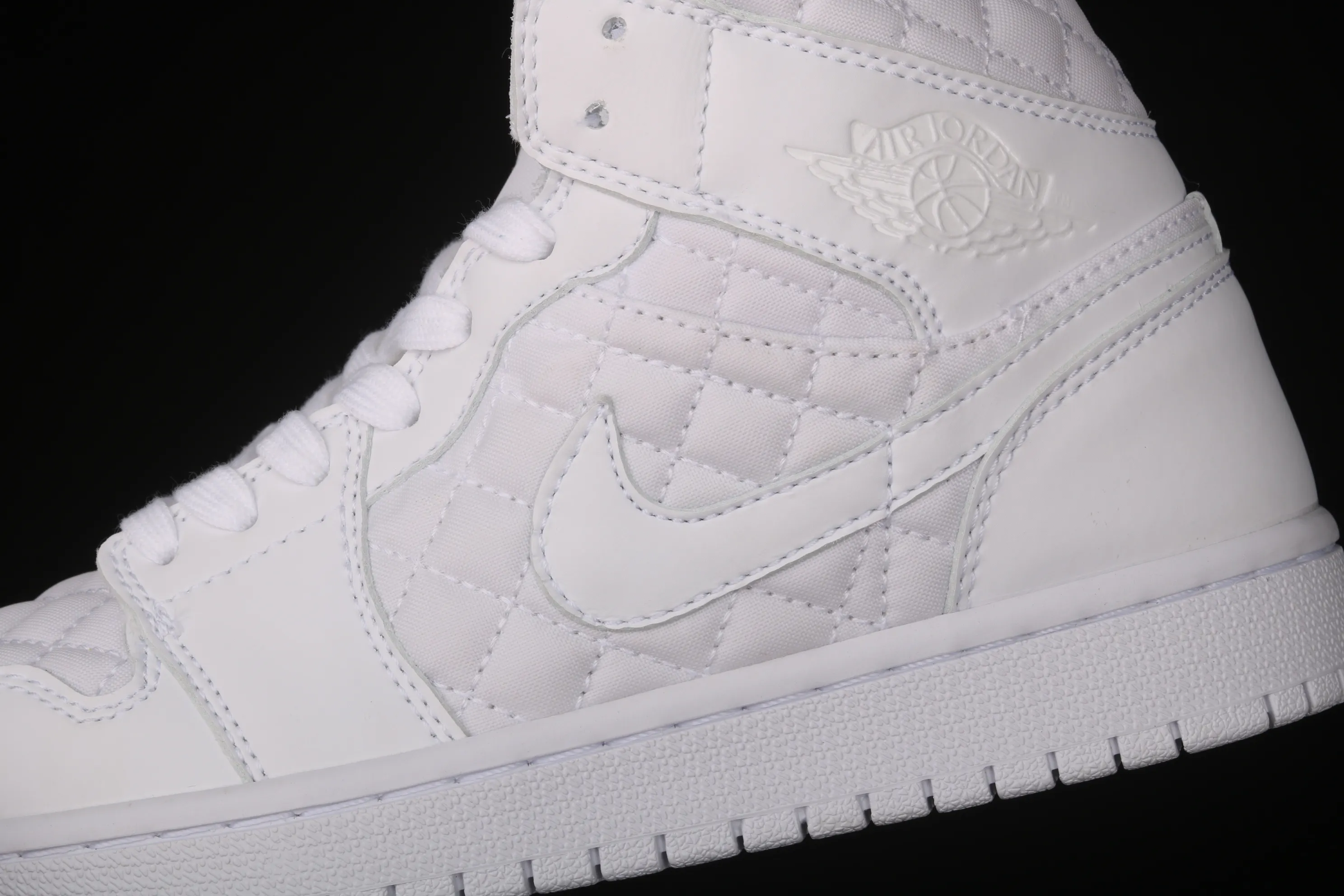 All Categories Air Jordan Jordan Series Basketball Shoes Air Jordan 1 Mid Air Jordan 1 Mid "Quilted White" AJ1 Joe 1 White Diamond "Little Chanel" Mid-top Versatile Casual Sports Shoes DB6078-100